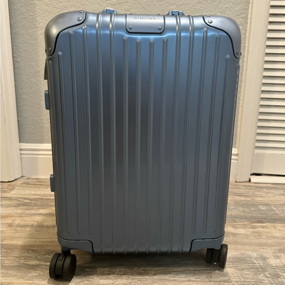 RIMOWA Original Cabin in Arctic Blue.